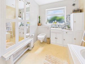 Family Bathroom- click for photo gallery